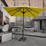 چتر پایه وسط باغی